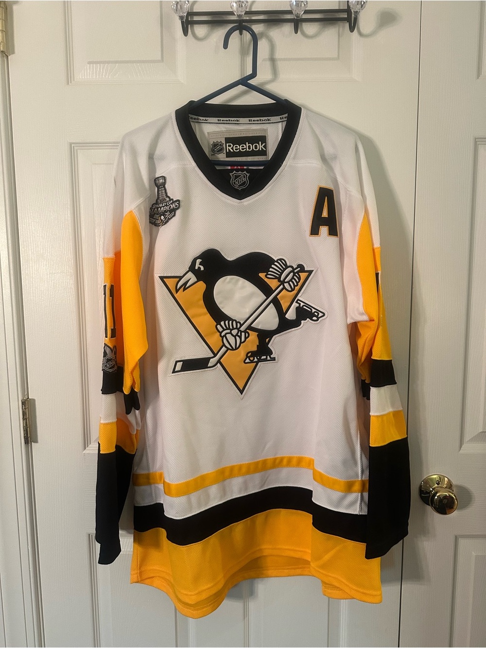 Pittsburgh Penguins hockey jersey. Malkin